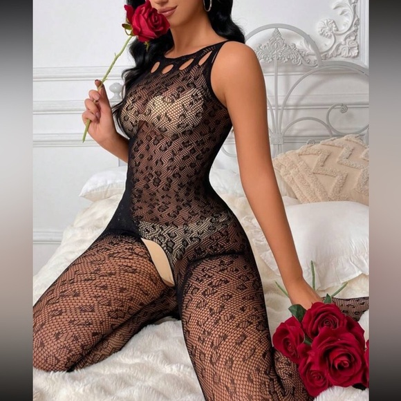 Black Hollow Out Leopard Pattern Sleeveless Fishnet Bodysuit - Picture 1 of 6